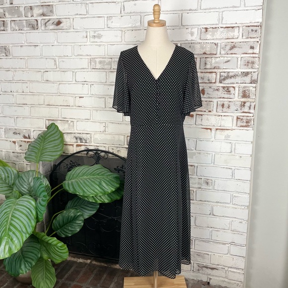 Robe Sans Manches Ann Taylor – Noir Avec Finitions Blanches – Taille 0 – Occasion Très Bon État